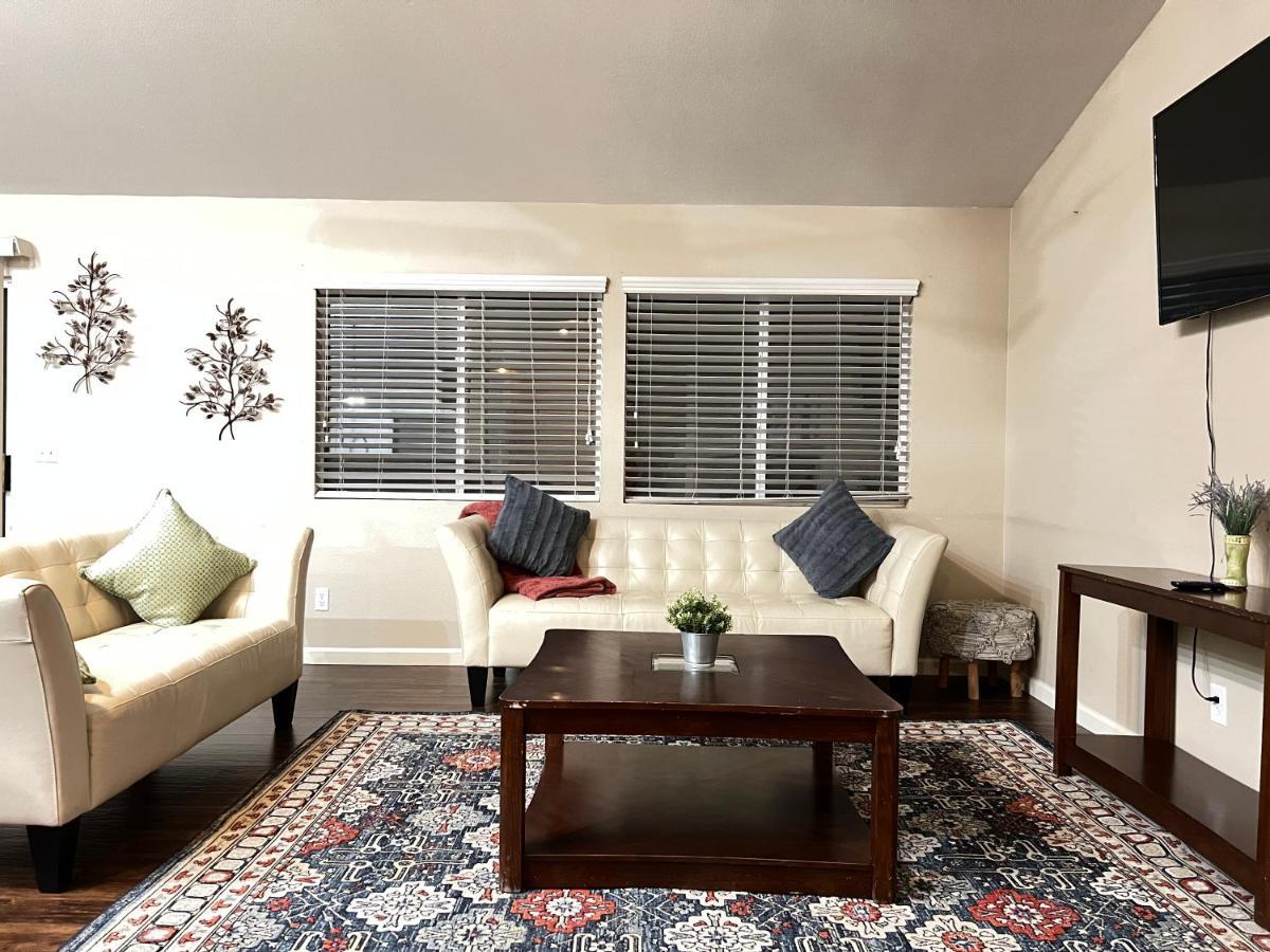 Sweet Spacious 5 Bdrm Home With Pool ラスベガス エクステリア 写真