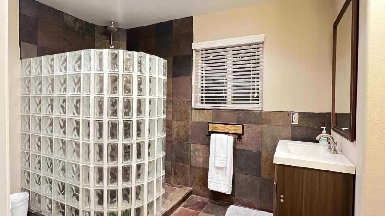 Sweet Spacious 5 Bdrm Home With Pool ラスベガス エクステリア 写真