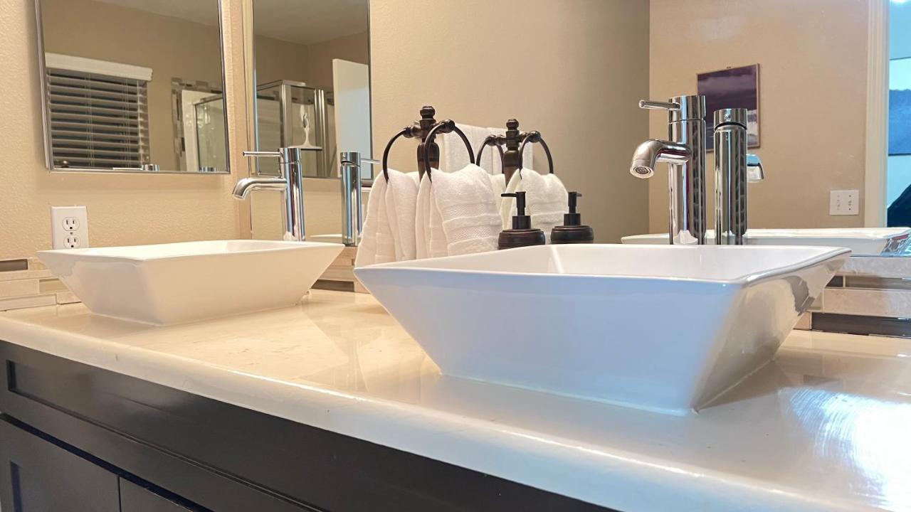 Sweet Spacious 5 Bdrm Home With Pool ラスベガス エクステリア 写真